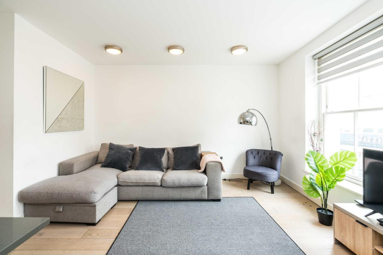 Spacious 2 Bedroom / Earls Court / Kensington Londen Buitenkant foto