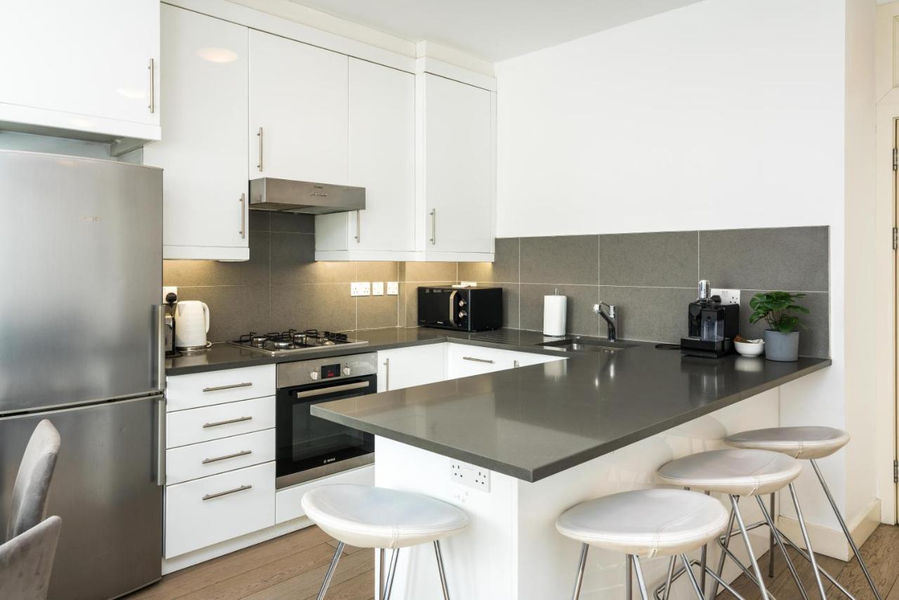 Spacious 2 Bedroom / Earls Court / Kensington Londen Buitenkant foto